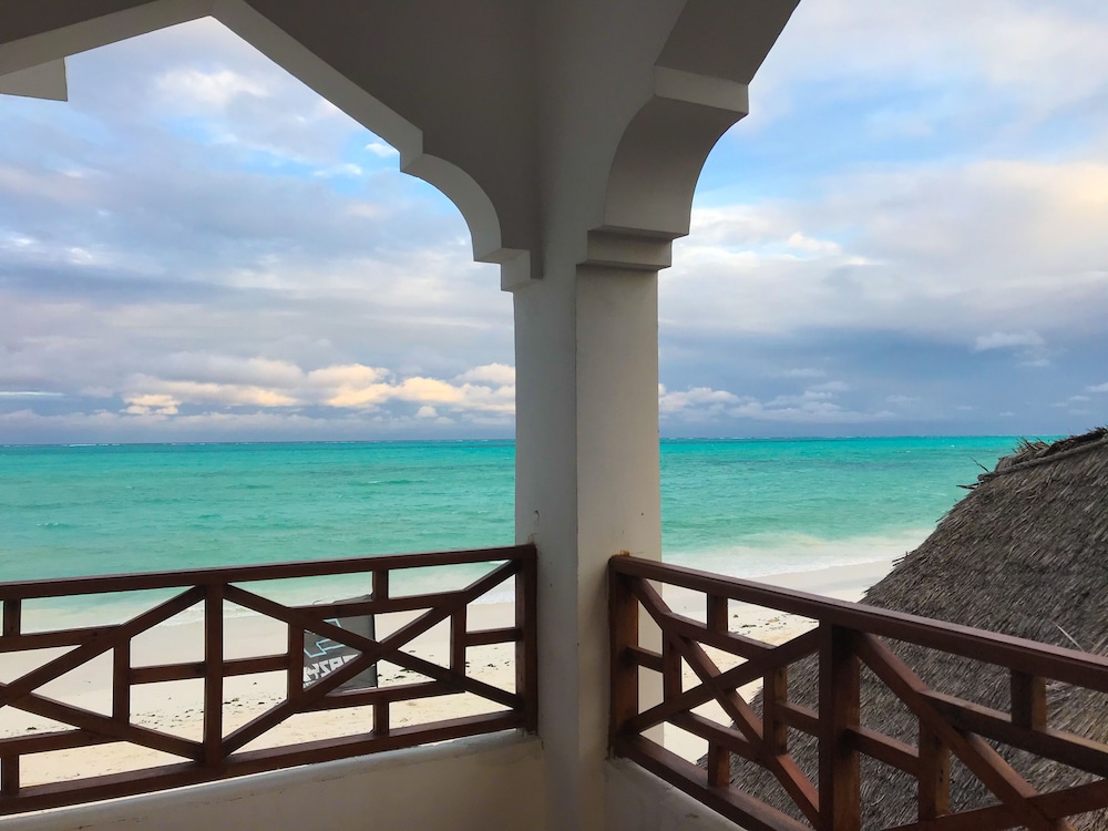 Jambiani White Sands Beach Bungalows 51/68