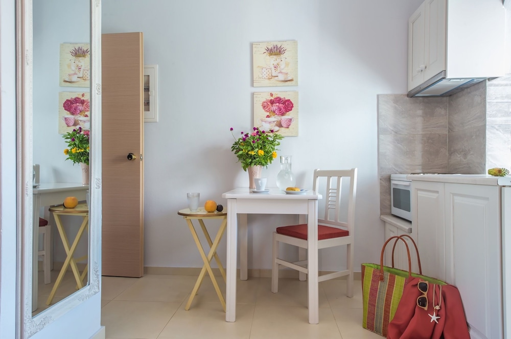 Aphrodite Studios 14/50