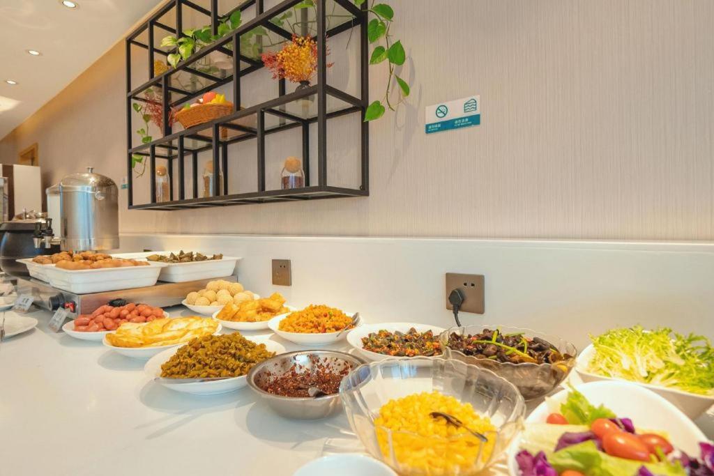 City Convenience Inn Guilin Center Department Store 34/44