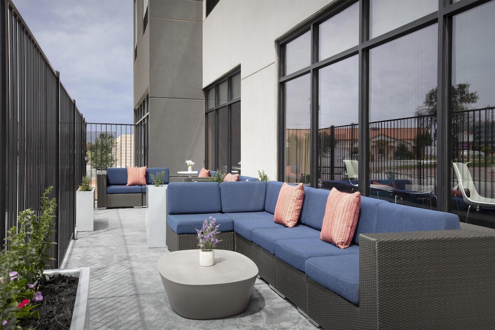 Tru by Hilton Midland East 24/39