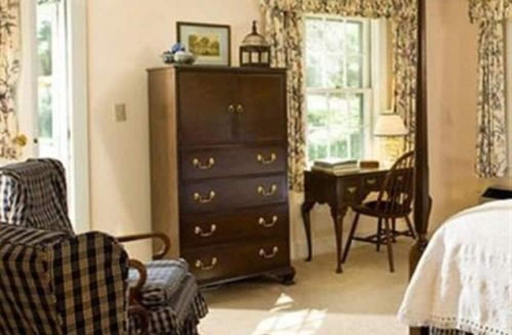 Fairville Inn 30/55