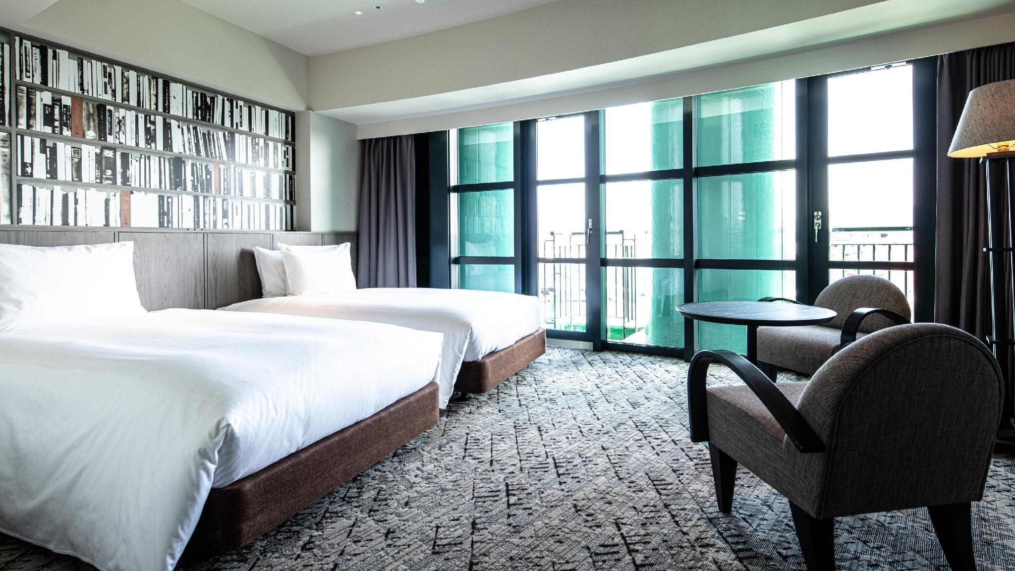 Moderate, Twin Beds
