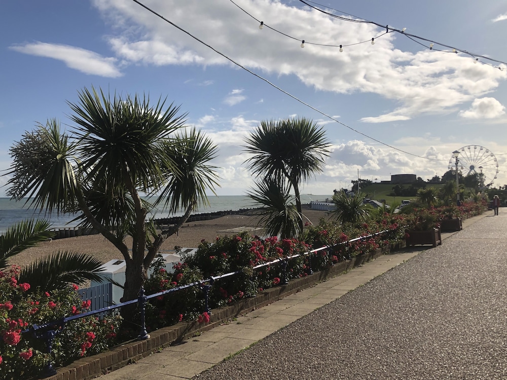 Eastbourne Riviera Hotel 53/64