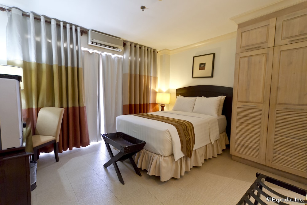 Crown Regency Suites Mactan 25/74