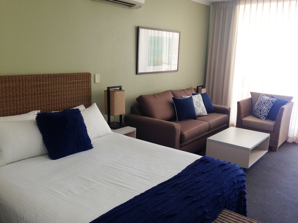 Mantra Ettalong Beach 28/71