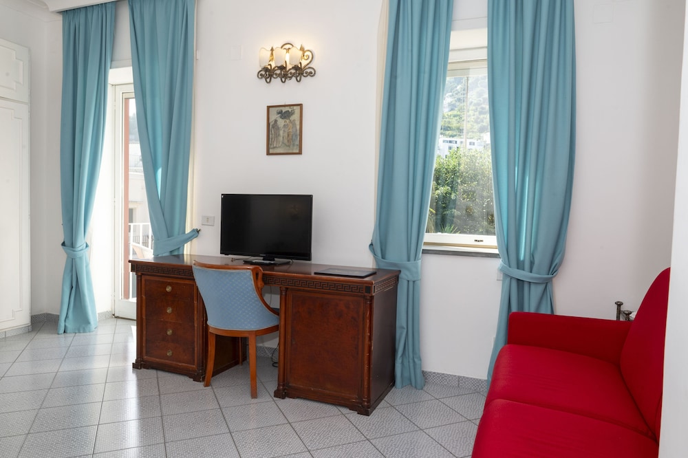 Palatium Mari Hotel 65/75