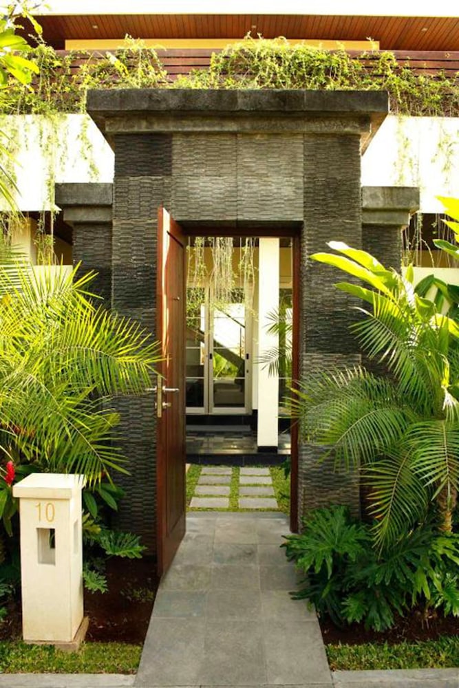 Sun Island Boutique Villas & Spa Seminyak 28/33