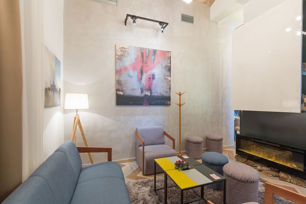 Capital Hotel Garni 32/55