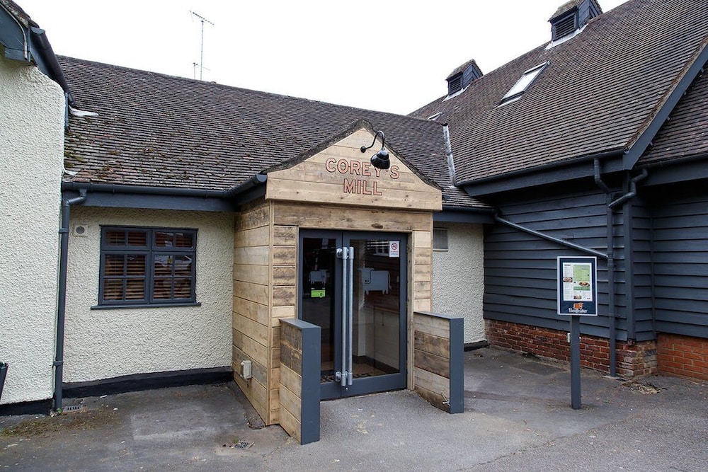 Premier Inn Stevenage 6/45