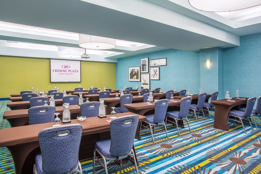 Crowne Plaza Fort Lauderdale Airport Cruise Port 42/61