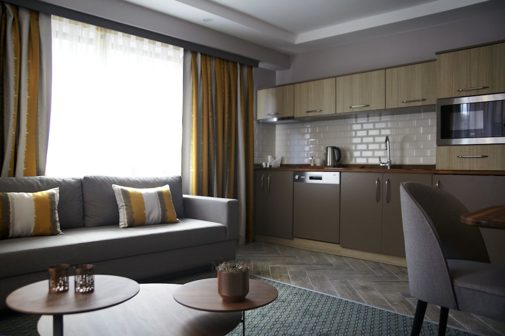 Tophane Suites 19/39