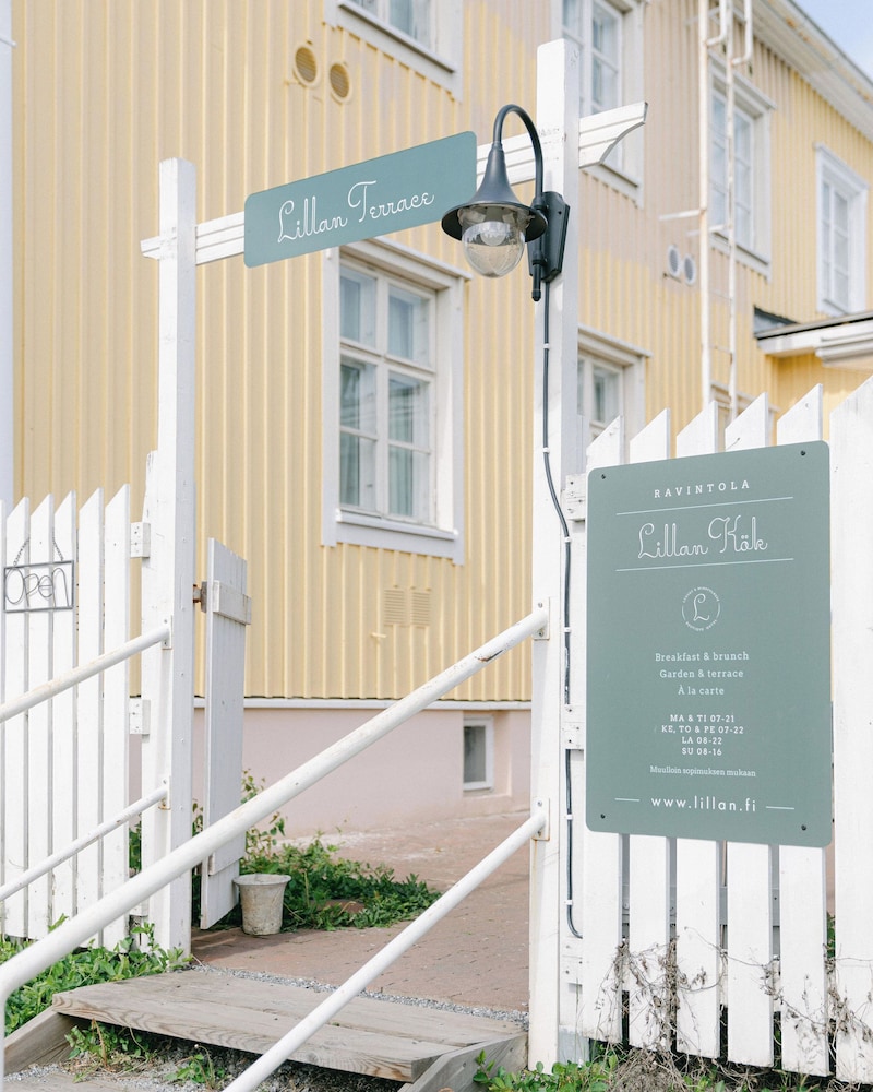 Lillan Hotel Café Butik 5/50
