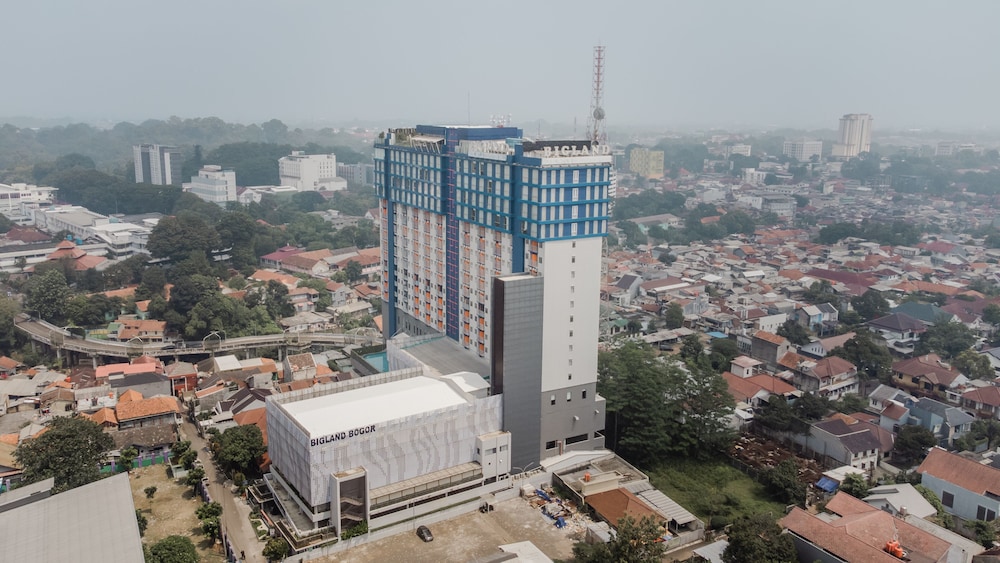 Bigland Hotel Bogor 2/50
