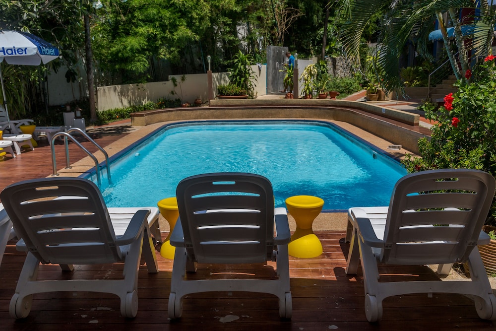 Porter House Patong 10/74