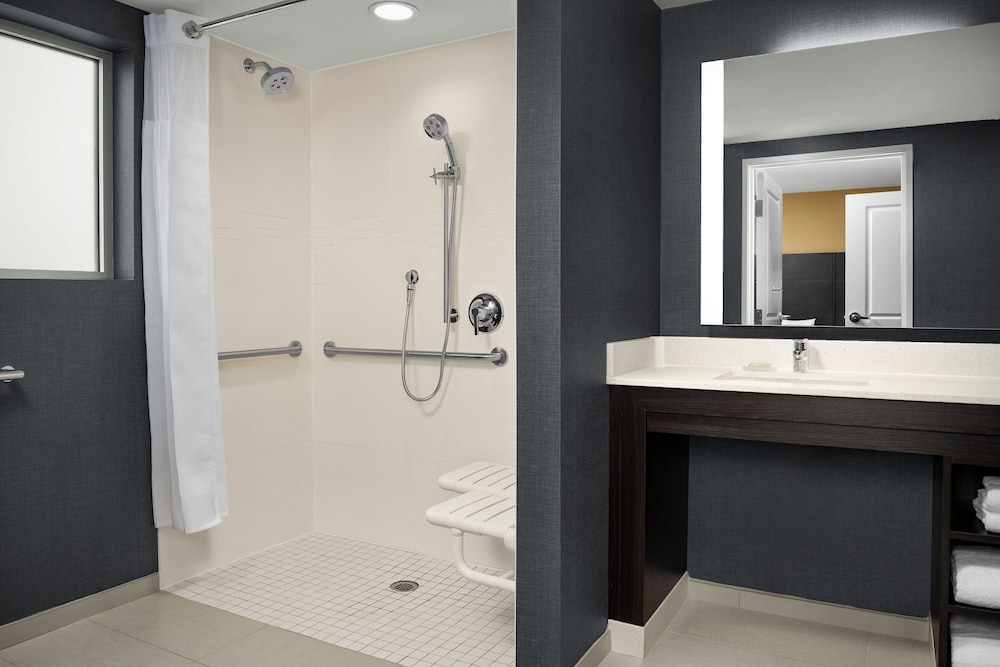Residence Inn by Marriott Dallas Grand Prairie 33/35