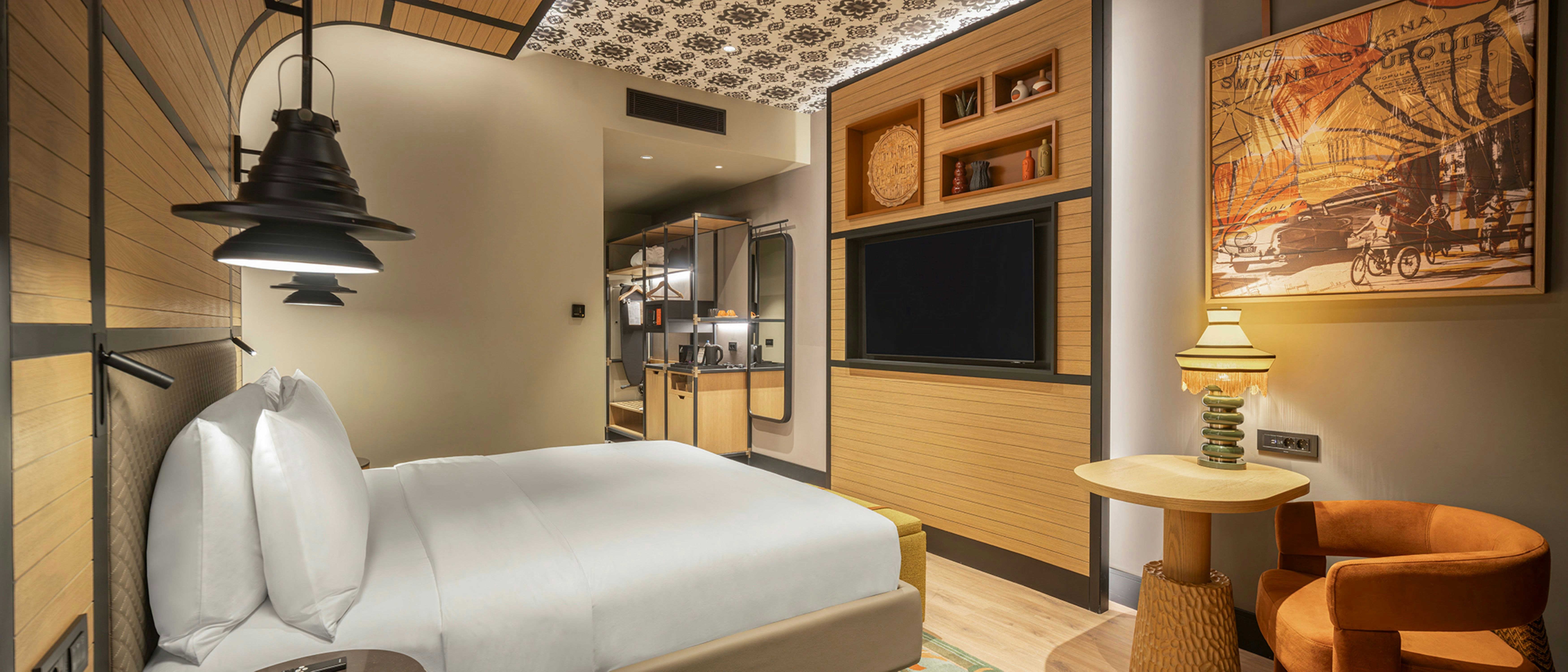 ROOM, KING BED, TERRACE