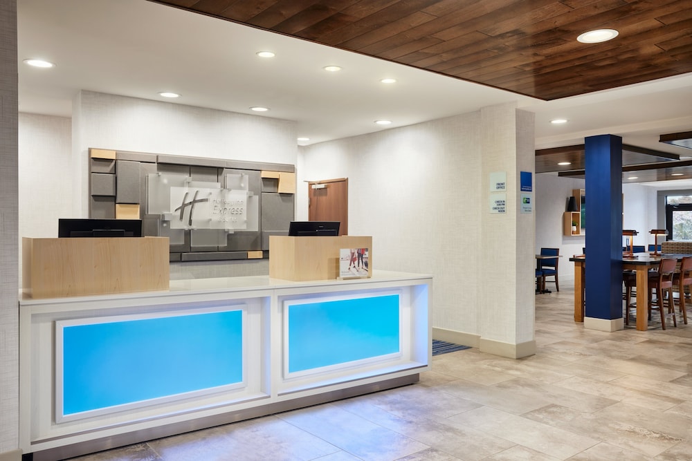 Holiday Inn Express Hotel Suites Salem 12/42