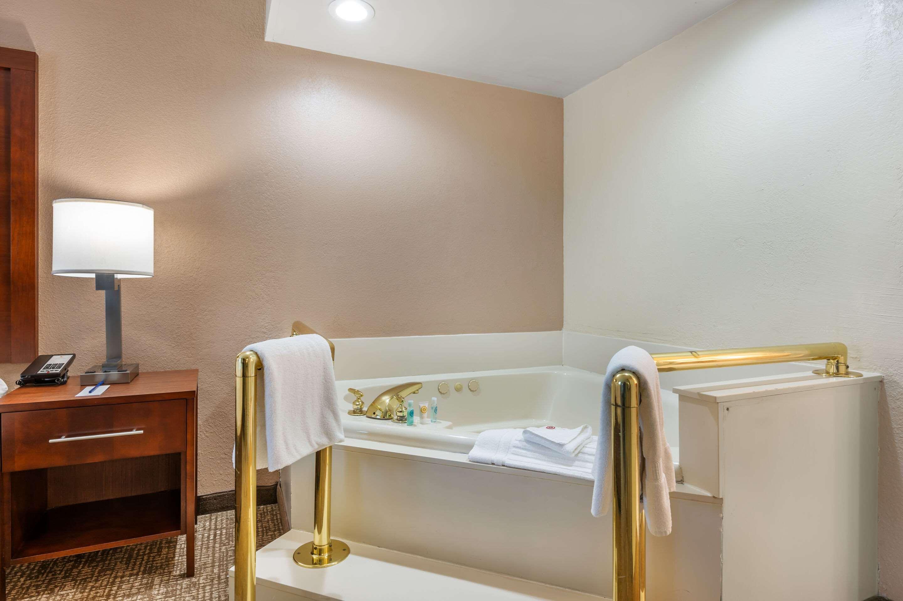 جناح بسرير كينج، Comfort Inn Lafayette I-65 4/4