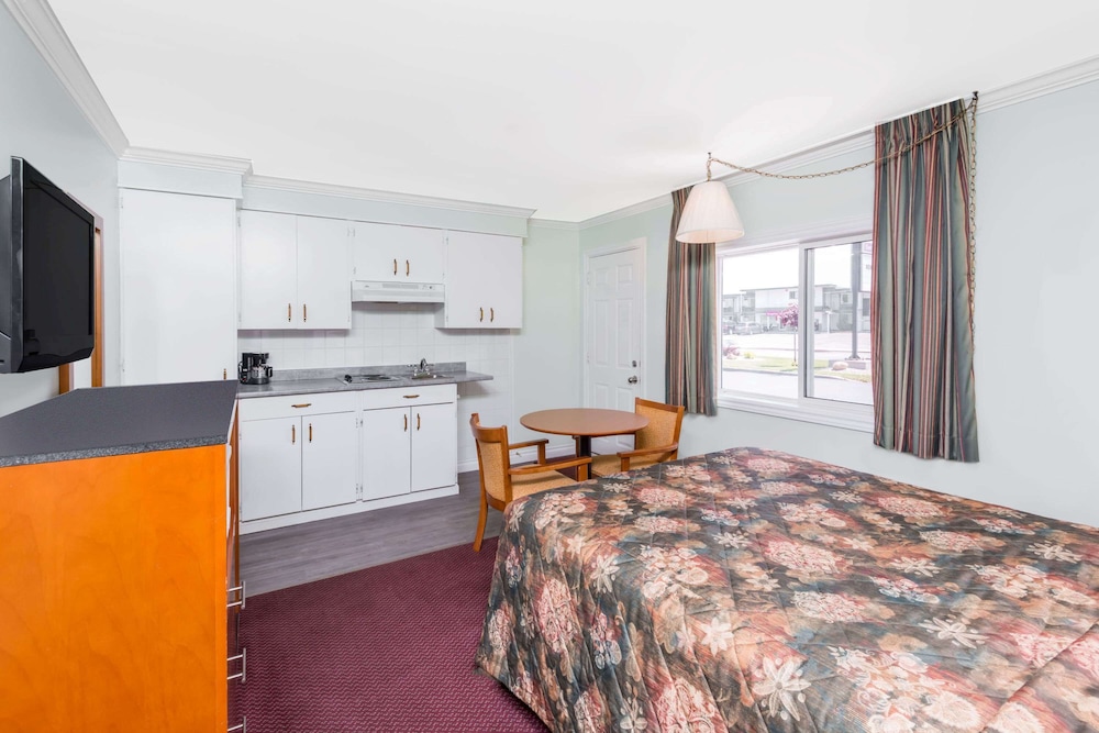 Knights Inn Arnprior 8/34