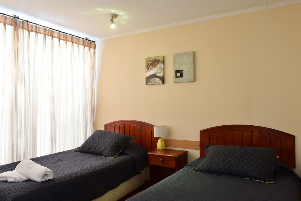 Santiago Backpackers 26/50