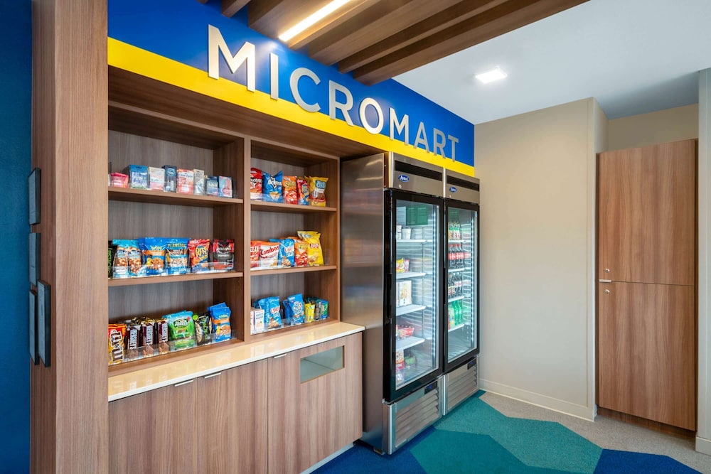 Microtel Inn and Suites by Wyndham Hot Springs 3/29