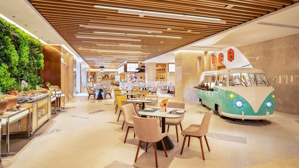 HOLIDAY INN Tongren Wanshan 34/48