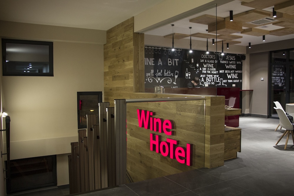 Wine Hotel 2/29