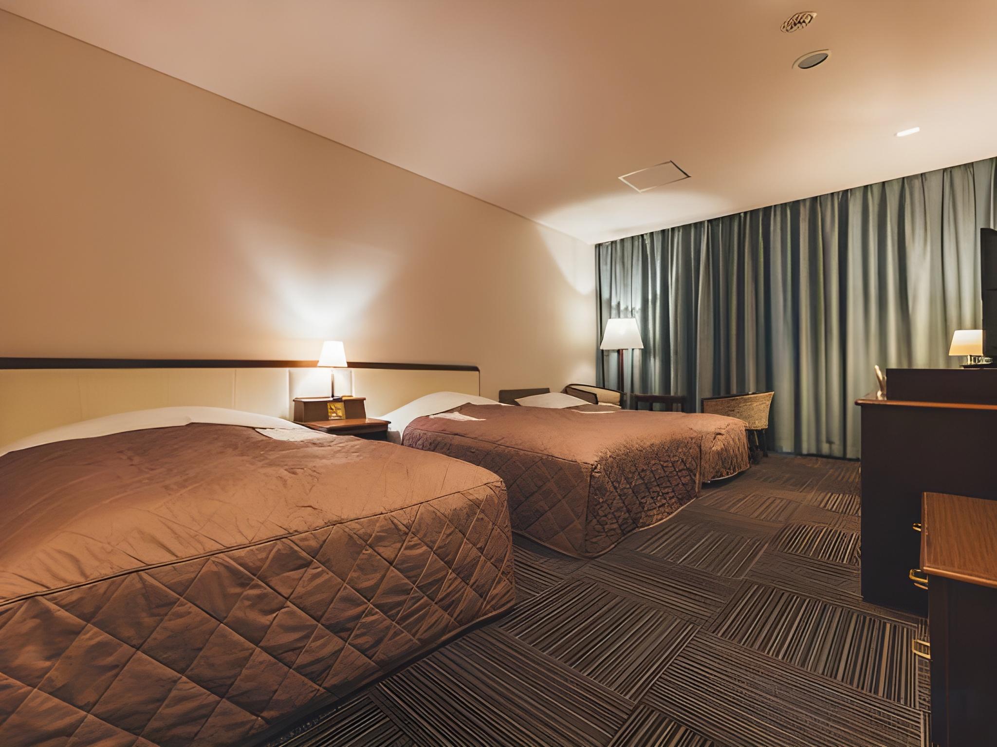 Urban Hotel 20/37