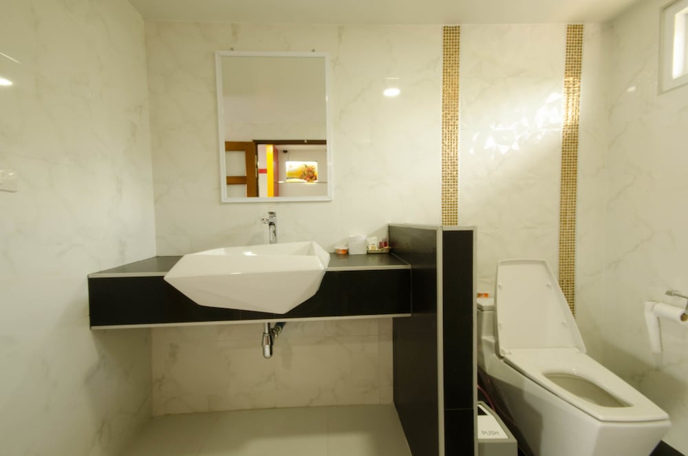 Pueanjai Resort and Restaurant (Ex Klednatee Chumphon Resort and Spa) 30/34