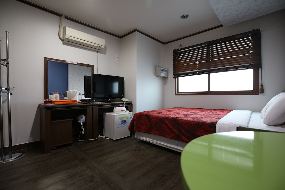 R.I Spa Hotel 11/40