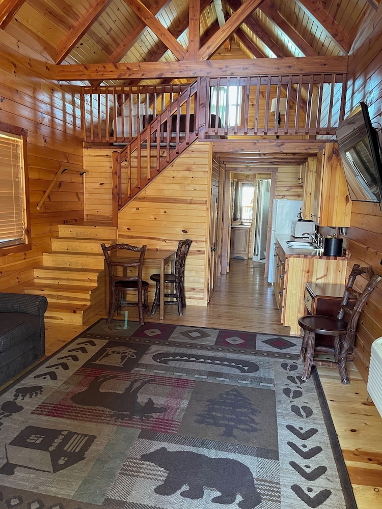 Cabins of Mackinaw 23/53