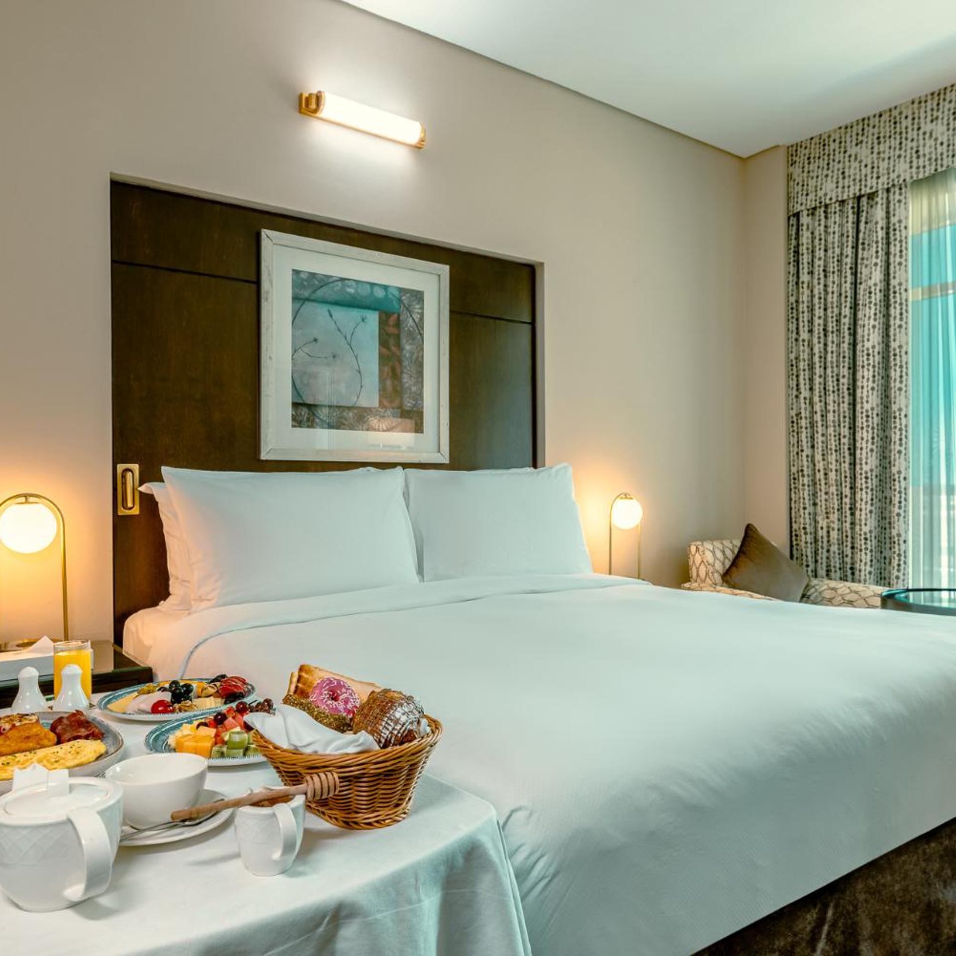 1 Bedroom, Executive, Suite, Pool View