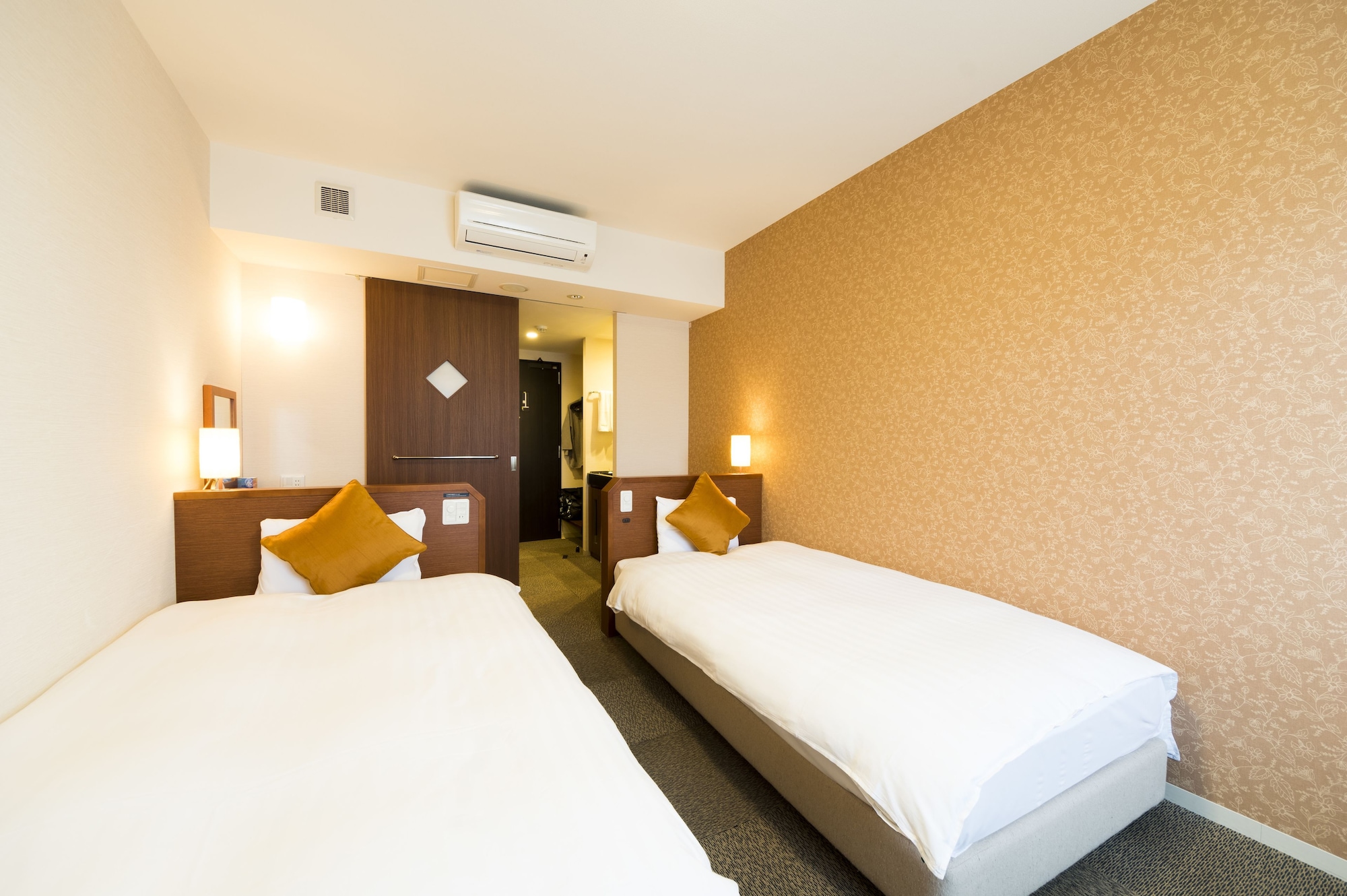 MODERATE, TWIN BEDS