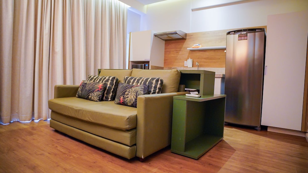 Hot Beach Suites 38/50