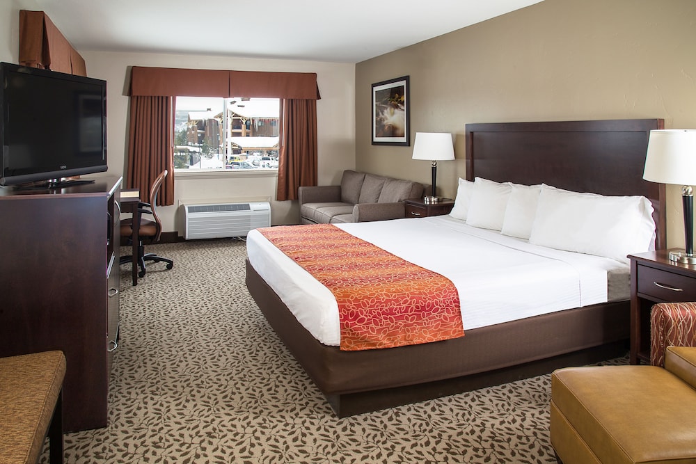 Gray Wolf Inn And Suites 30/67