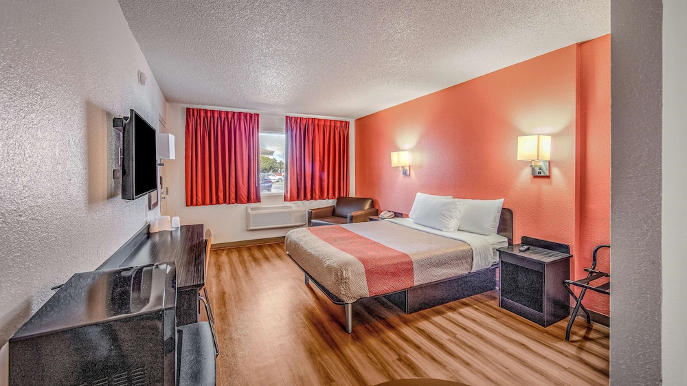 Motel6 Eureka, CA – Redwood Coast 24/60