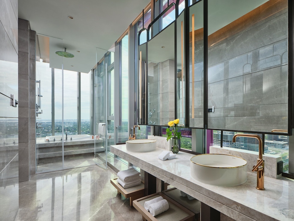 Crowne Plaza Qidong 10/74