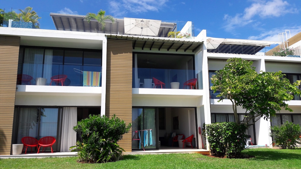 Villasun Seafront Apartment at Cap Ouest 1/29