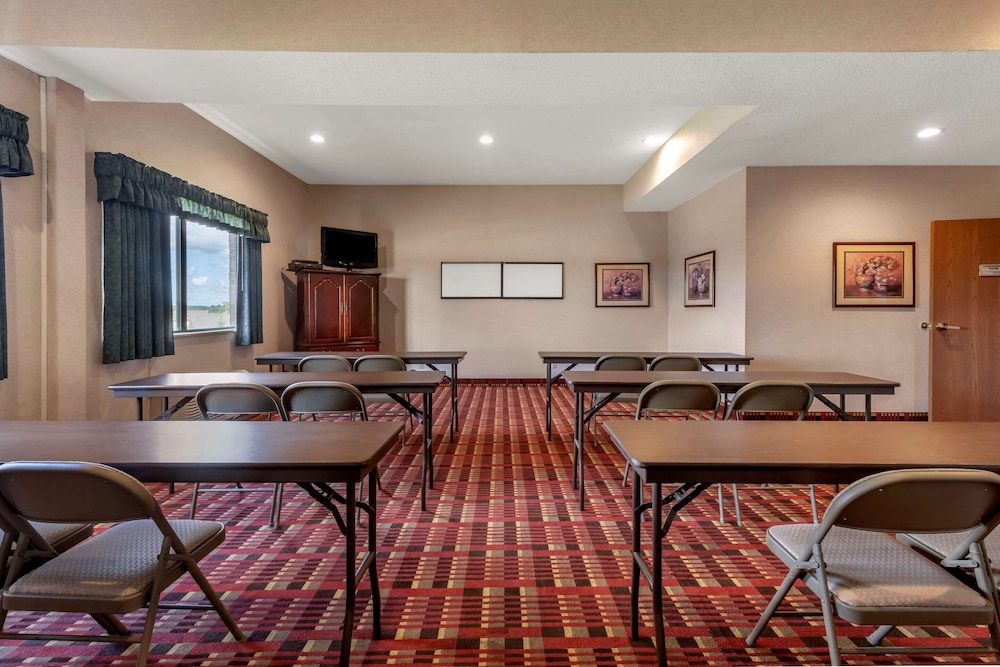 Comfort Inn & Suites Streetsboro - Kent 22/27