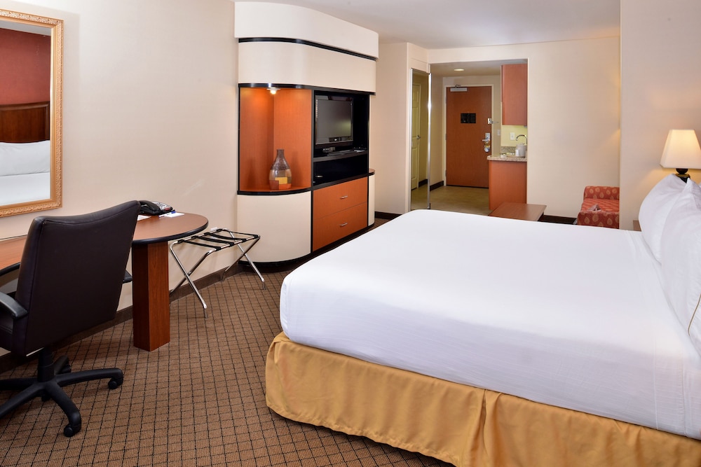 Holiday Inn Express Hotel & Suites Lincoln-Roseville Area 28/71