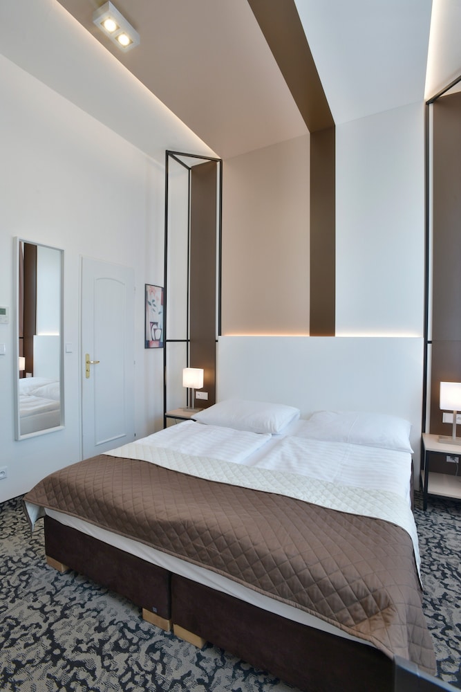 Hotel Machova 16/50