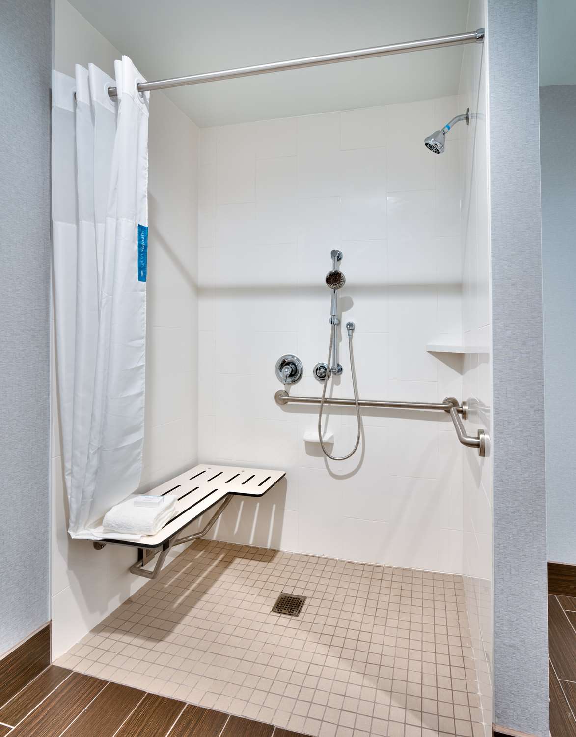 Hampton Inn Suites Anaheim Resort Convention Center 34/34