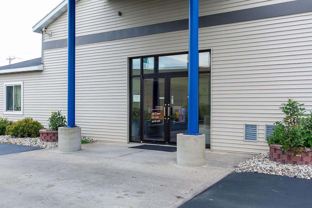 Motel6 Baraboo, WI - Lake Delton 44/49