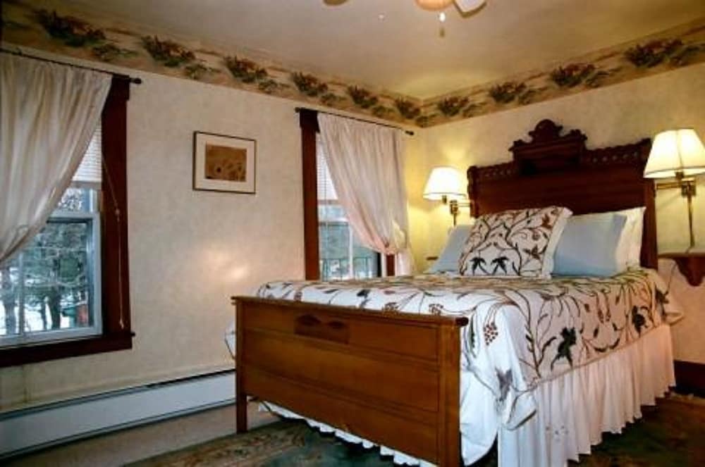 Follansbee Inn 17/72