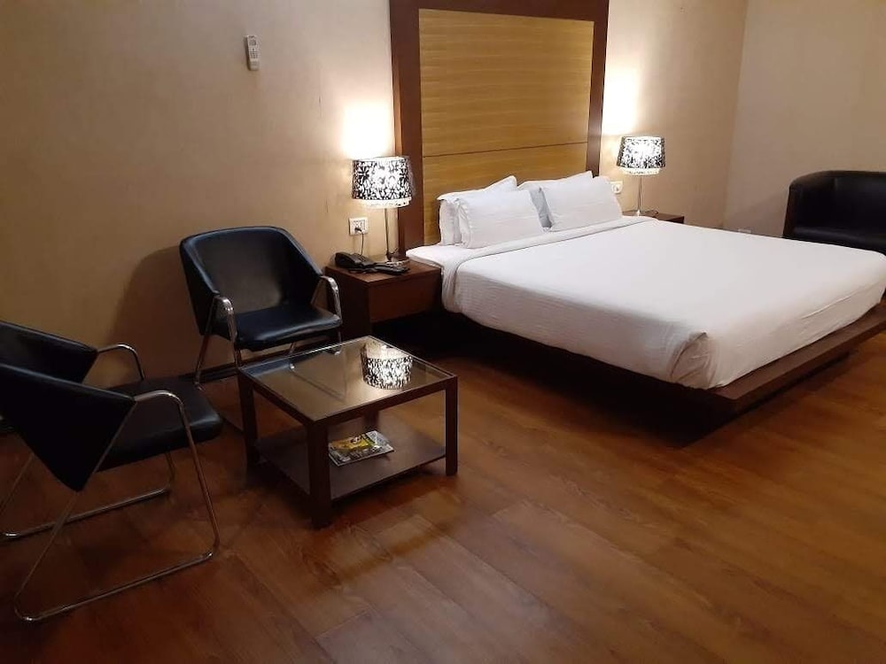 Hotel MD's Continental 24/42