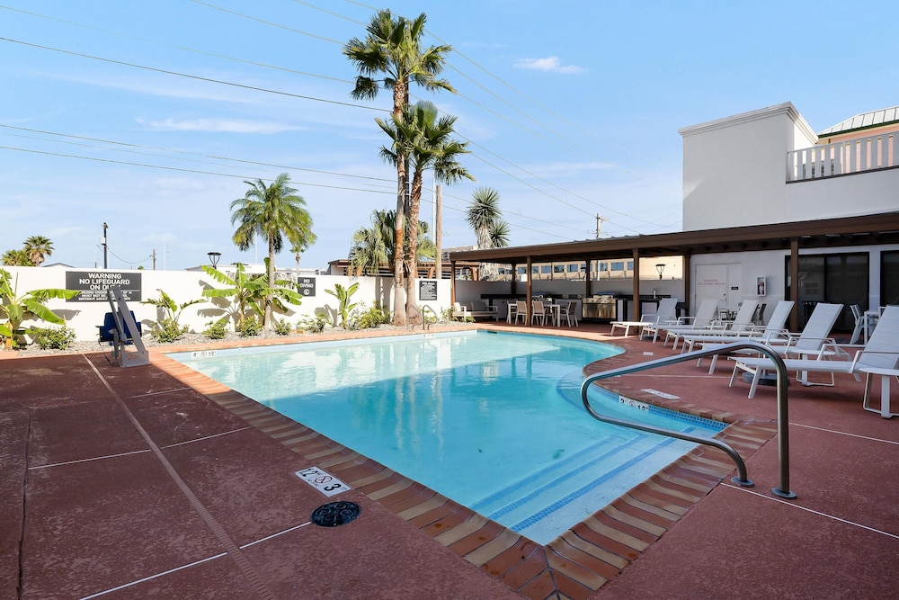 Home2 Suites by Hilton South Padre Island 39/72