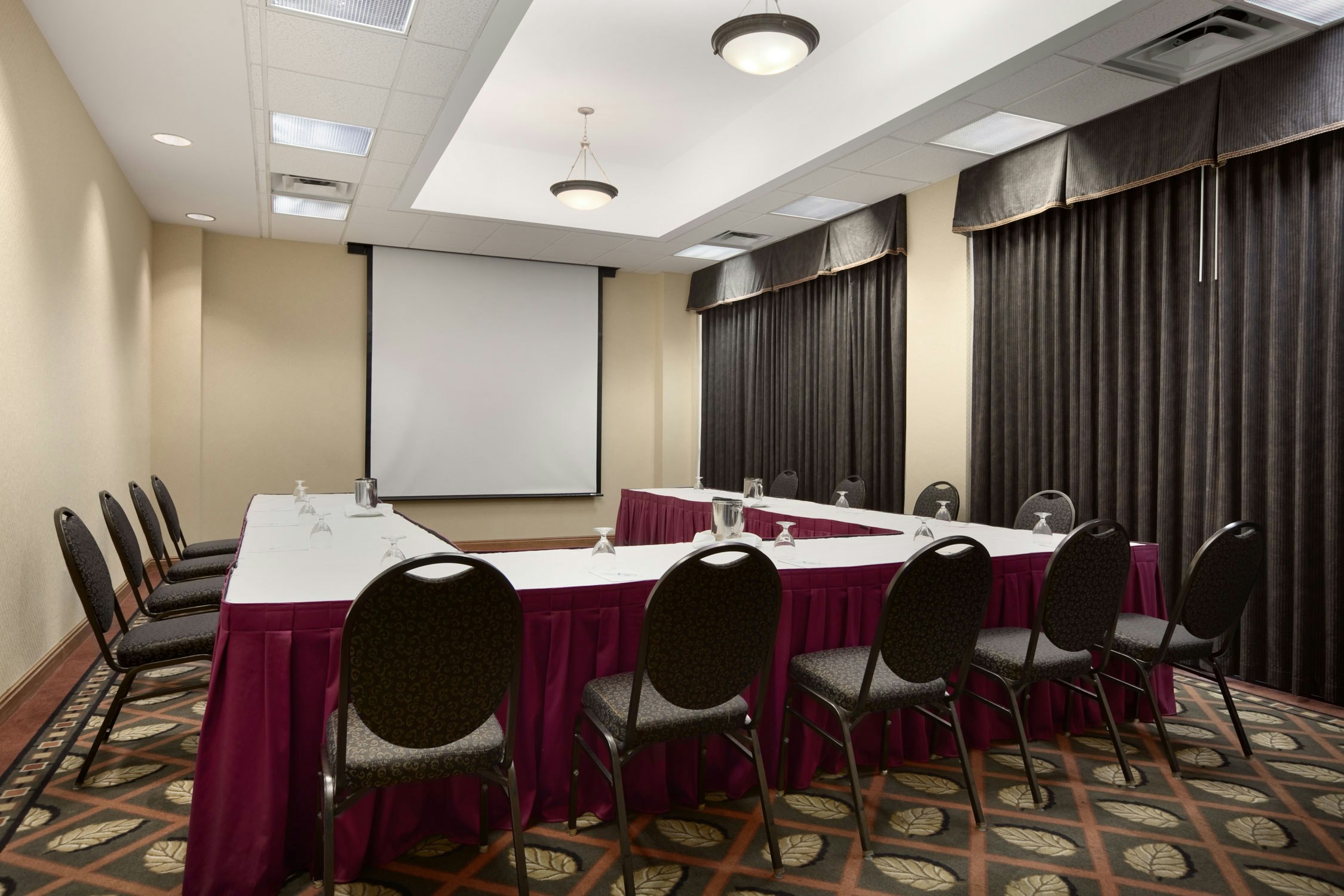 Embassy Suites By Hilton Atlanta Alpharetta 76/82