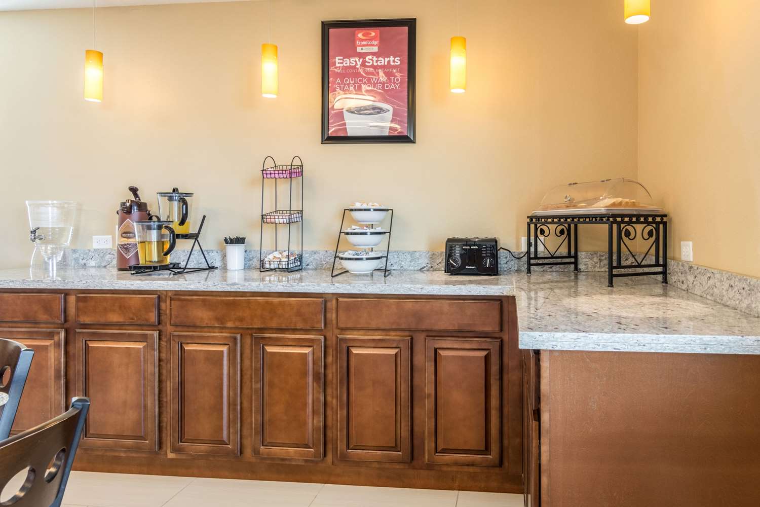 Econo Lodge Inn & Suites North Little Rock near Riverfront 4/14