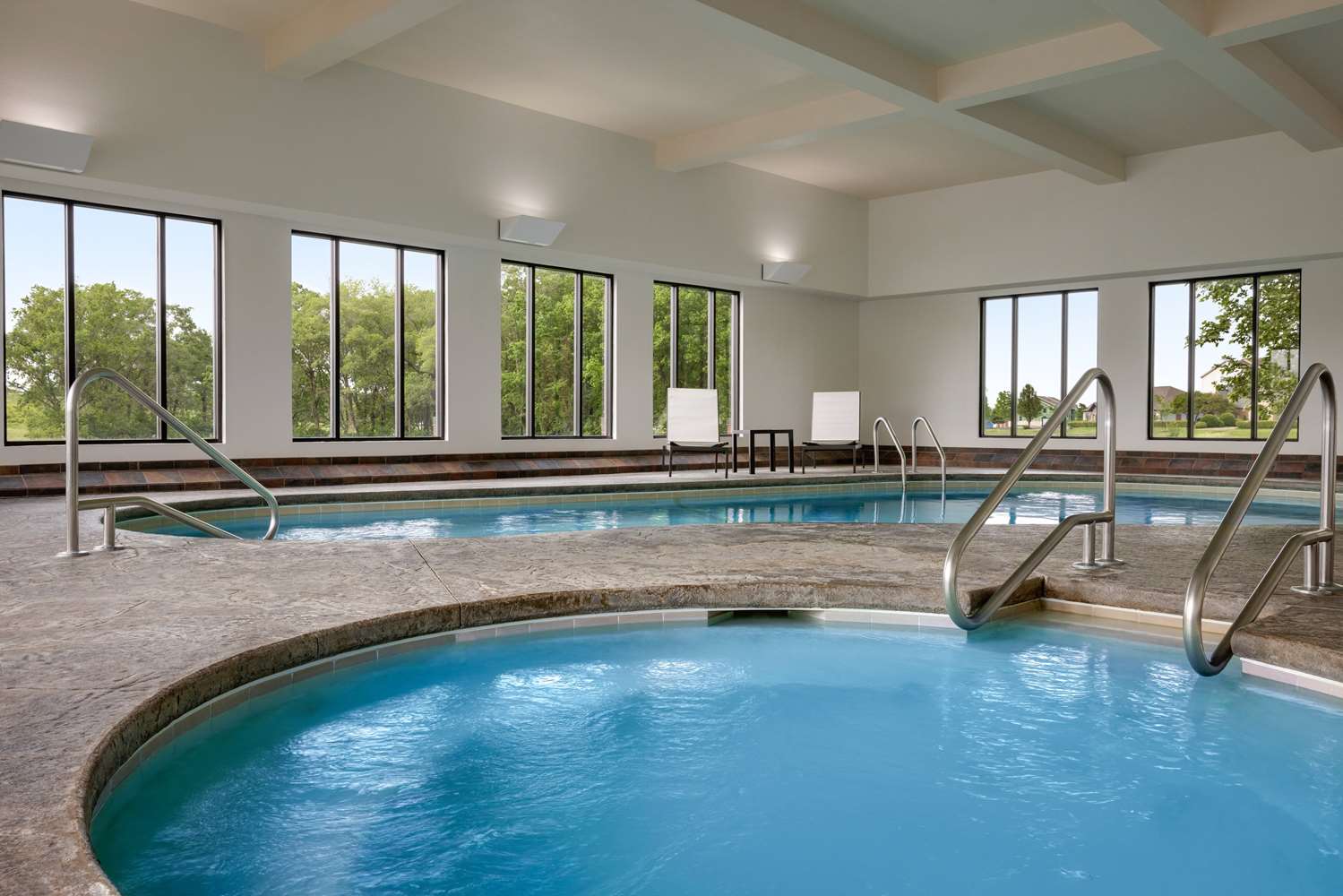 La Quinta Inn Suites Springfield Airport Plaza 41/61