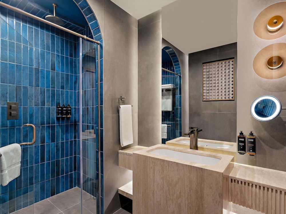 MERCURE ABU DHABI DOWNTOWN 56/58